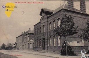 Poste, Mairie et Ecole - Contributeur : N.Lucchini