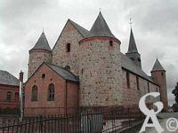 L'église fortifiée - Du XXIéme Siècle (1547).Les quatre tourelles d'angle sont classées aux Monuments historiques depuis 1927.